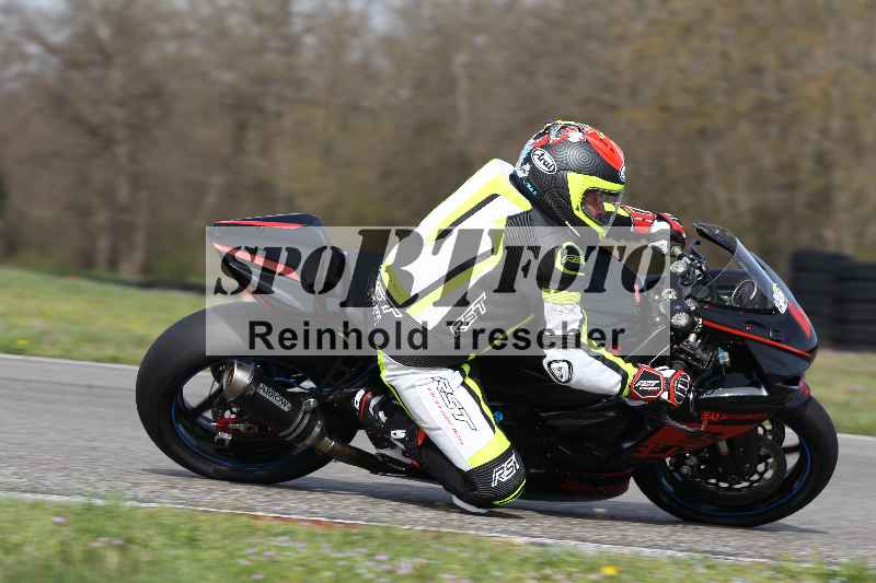 /Archiv-2023/06 10.04.2023 Moto Club Anneau du Rhin/Rouge Expert/4